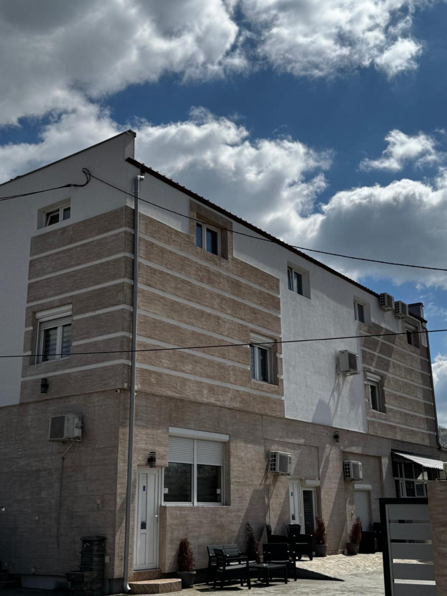 Apartments Vila Brzi & Beka Sabac Bagian luar foto